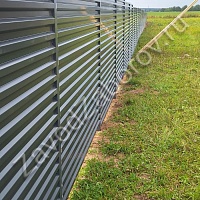 Забор из горизонтального профнастила С21
