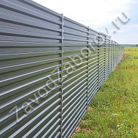 Забор из горизонтального профнастила С21
