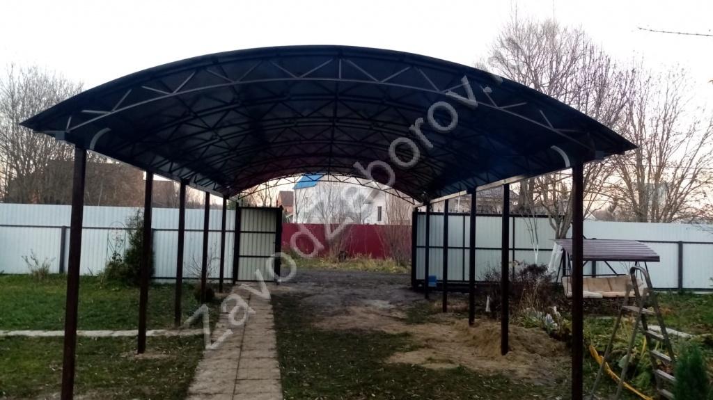 Двухскатная конструкция автомобильный навес